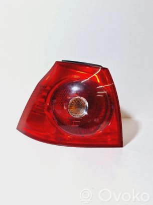 Volkswagen Golf V Galinis žibintas kėbule 