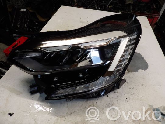 Renault Captur II Priekinis žibintas 