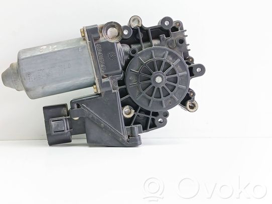 Audi A4 S4 B5 8D Etuoven ikkunan nostomoottori 