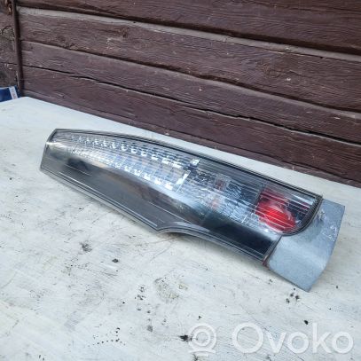 Mitsubishi Grandis Galinis žibintas kėbule 