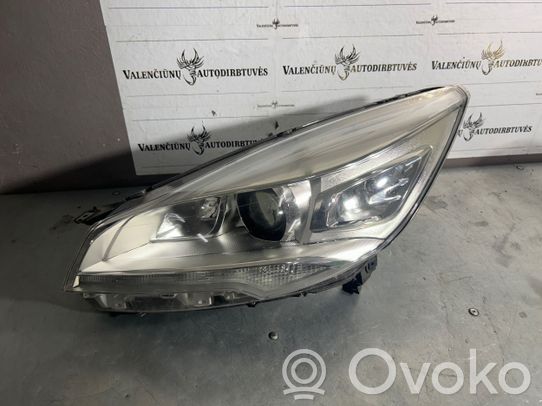 Ford Kuga II Priekinis žibintas 