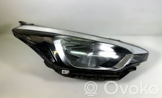 Hyundai i20 Active Priekinis žibintas 