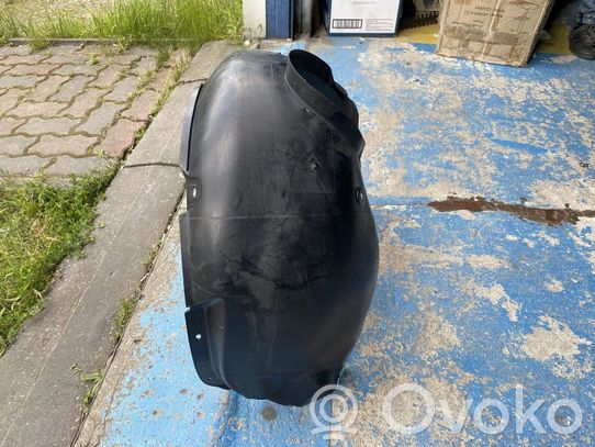 Etulokasuojan reuna   1S0809961E,1S0809961E,1S0809961E