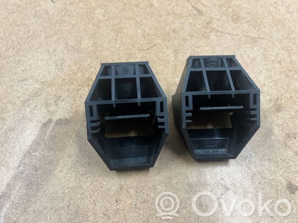 Fixation de radiateur BMW 3 E46 d'occasion | OVOKO