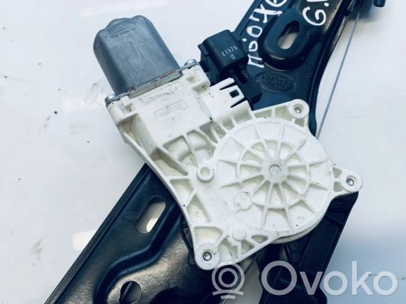 C42013104 Land Rover Range Rover Evoque L551 Front door window  