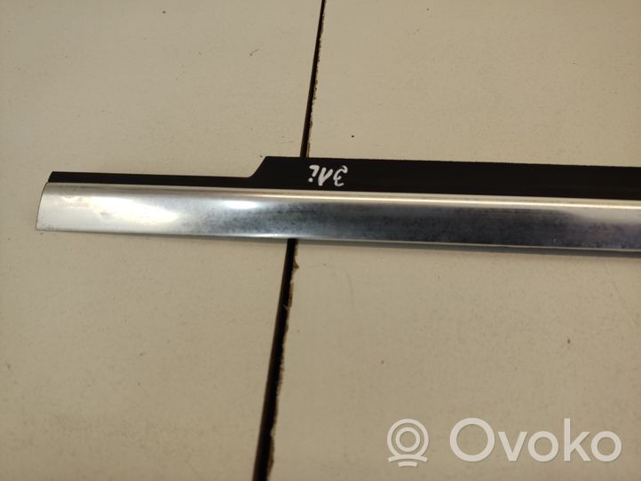 Mercedes-Benz C W204 Rivestimento portiera posteriore (modanatura) 