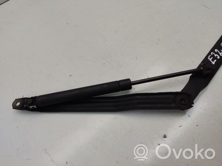 BMW 7 E32 Ammortizzatore portellone anteriore/cofano 