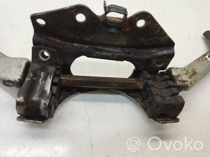 BMW 7 E32 Staffa/supporto di montaggio della marmitta 1728562