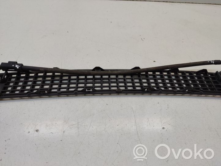 BMW 3 E46 Griglia vano motore/cofano 8208484