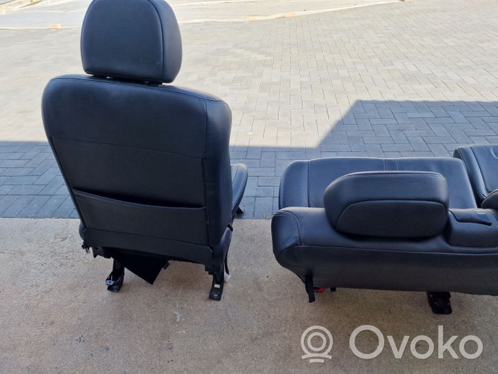 Mitsubishi Outlander Seat set N258060