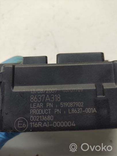 Mitsubishi Outlander Fuse module 8637A318