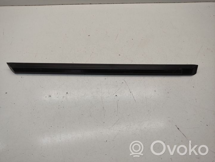 BMW 3 E30 Rivestimento portiera posteriore (modanatura) 1952896