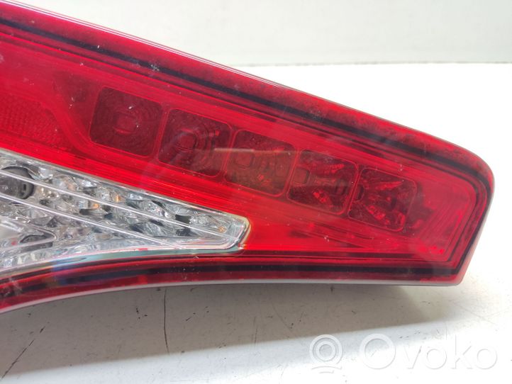 KIA Optima Luci posteriori del portellone del bagagliaio 924032T1