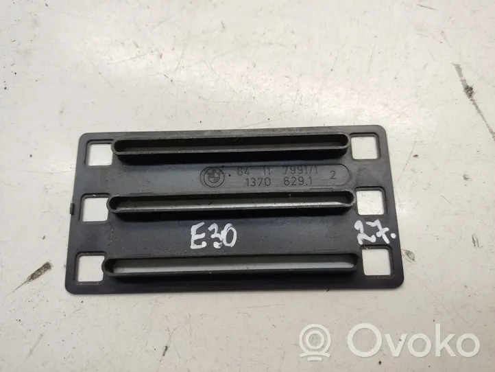 BMW 3 E30 Console centrale, commande chauffage/clim 799171