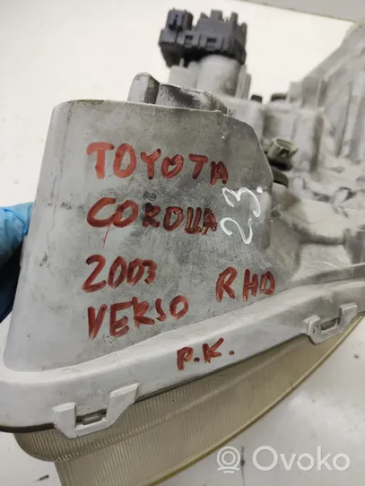 Toyota Corolla Verso E121 Lampa przednia 9922679004