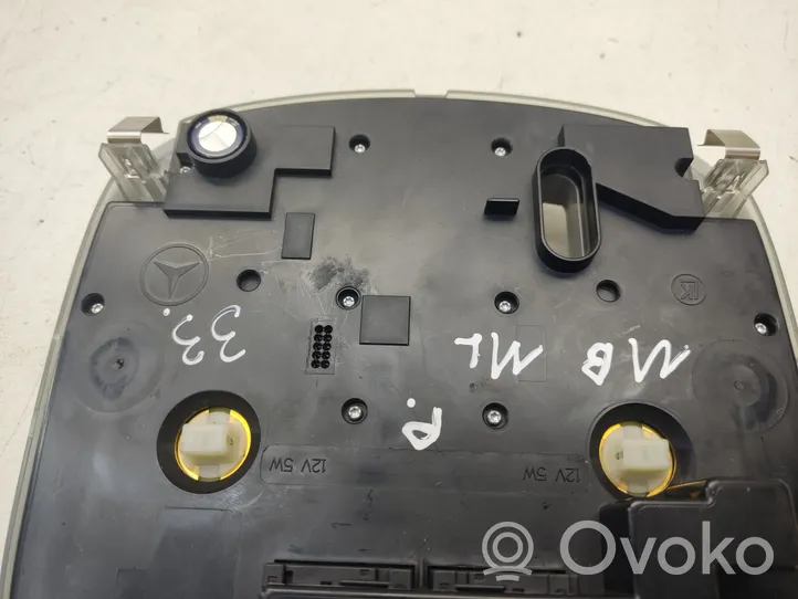 Mercedes-Benz ML W164 Illuminazione sedili anteriori A1648700758