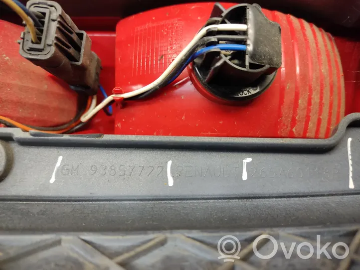 Renault Trafic II (X83) Rear/tail lights 93857722