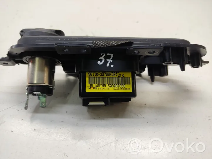 KIA Sportage USB-pistokeliitin 961103W700