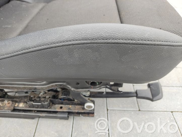 9131643 BMW 1 E81 E87 Front passenger seat, 95.00 € | RRR 