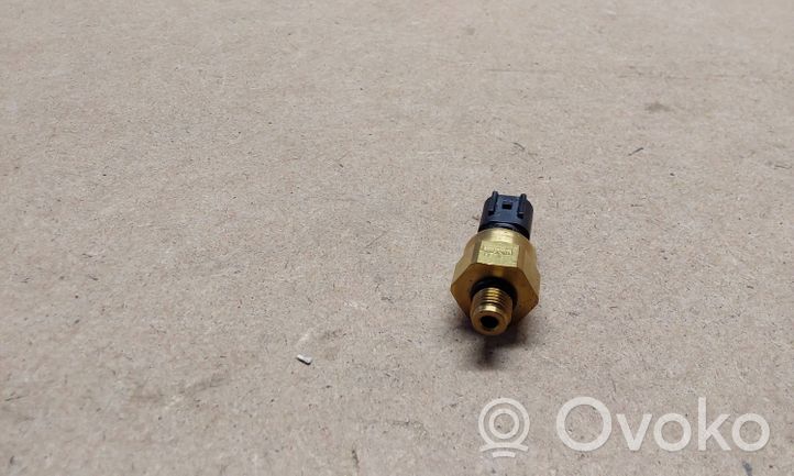 Ford Focus Oil pressure sensor 1076646