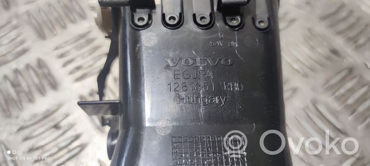 Volvo S60 Kojelaudan sivutuuletussuuttimen kehys 1281851