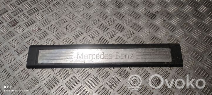 Mercedes-Benz ML W164 Marche-pieds A1646803435