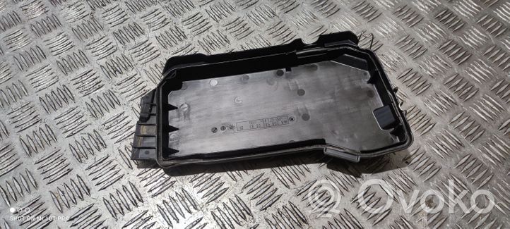 Mercedes-Benz C W204 Fuse box cover 2045400082