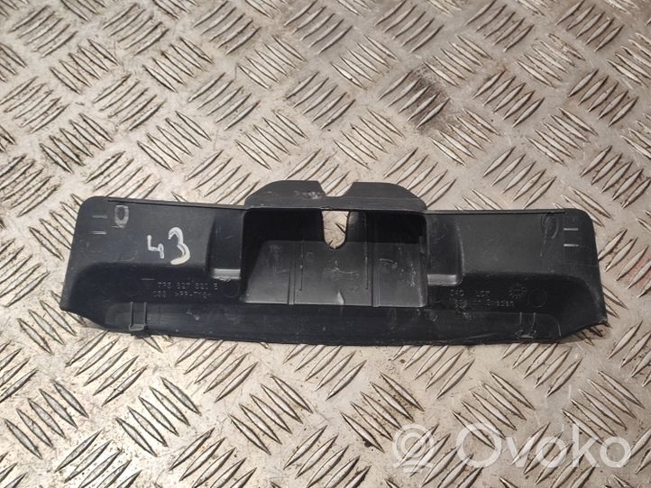 Porsche Cayenne (92A) Rivestimento serratura portellone posteriore/bagagliaio 7P5827520E