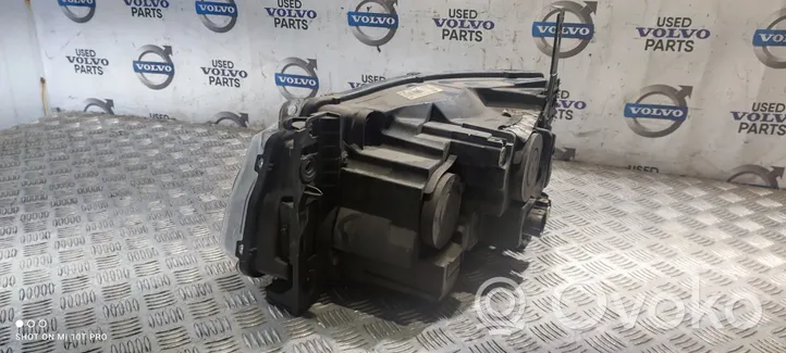 Land Rover Range Rover Sport L320 Lampa przednia CH3213W029BA