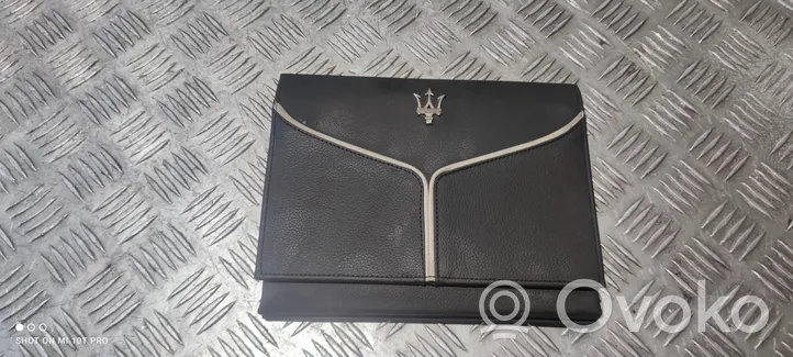 Maserati Quattroporte Boîte de rangement pour porte-lunettes de soleil 67