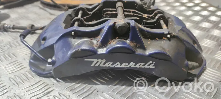 Maserati Quattroporte Bremsscheiben und Bremssättel eingestellt 067