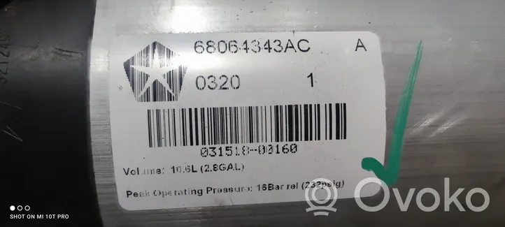 Jeep Grand Cherokee Serbatoio per sospensioni pneumatiche 68064343AC