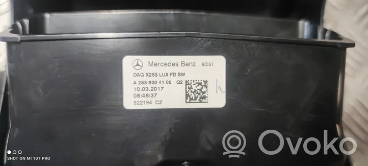 Mercedes-Benz GLC C253 Griglia di ventilazione posteriore A2538304100