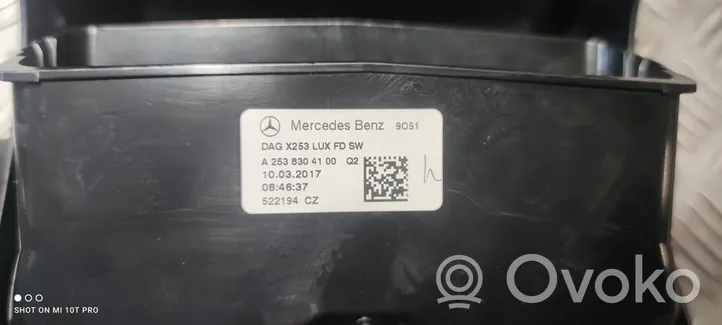 Mercedes-Benz GLC C253 Kratka nawiewu tylna tunelu środkowego A2538304100