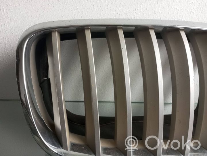 BMW X5 E70 Maskownica / Grill / Atrapa górna chłodnicy 7171396