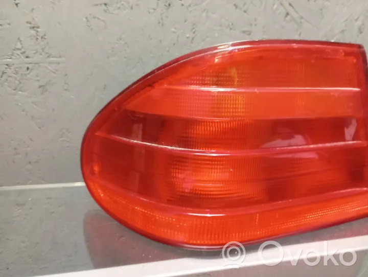 Mercedes-Benz E W210 Lampa tylna A2108204364