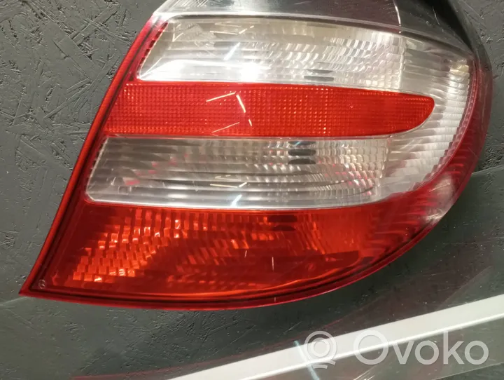 Mercedes-Benz C W203 Lampa tylna A2038202664