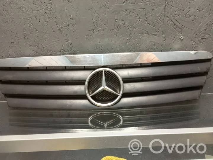 Mercedes-Benz A W168 Grille de calandre avant 1688800983