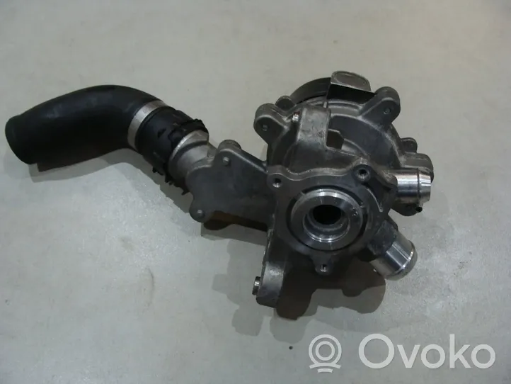 Mercedes-Benz Sprinter W906 Pompe de circulation d'eau A6512001607