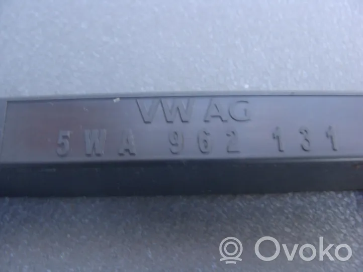 Volkswagen Golf VIII Antenne intérieure accès confort 5WA962131