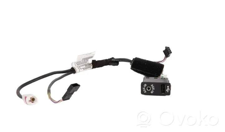 BMW 3 E90 E91 USB socket connector 9231763