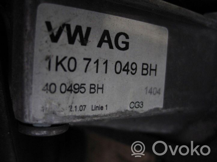Volkswagen Golf V Vaihteenvalitsimen vaihtaja vaihdelaatikossa Array