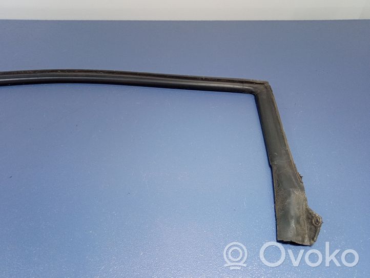 Toyota Celica T180 Joint en caoutchouc de porte avant 62382-20072