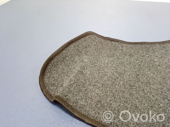 Audi Coupe Tapis de sol / moquette de cabine avant 01