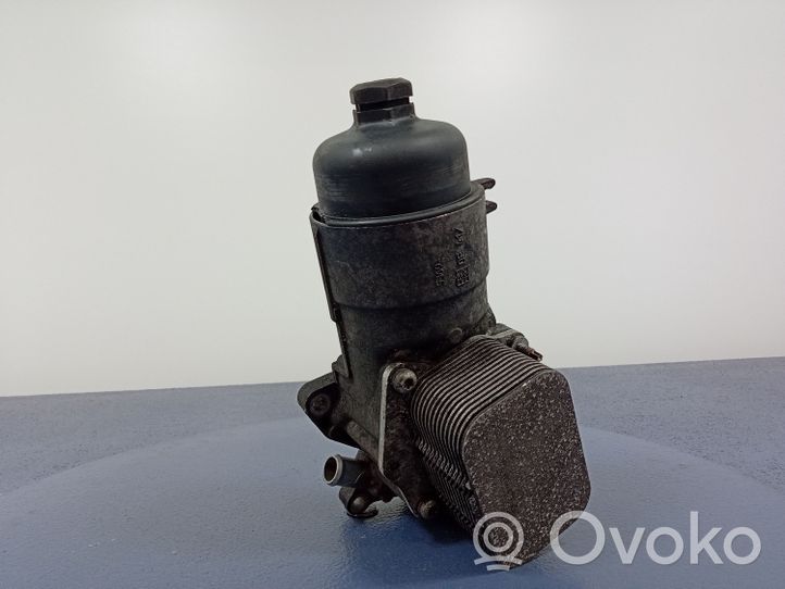 Volvo V50 Oil filter cover 01