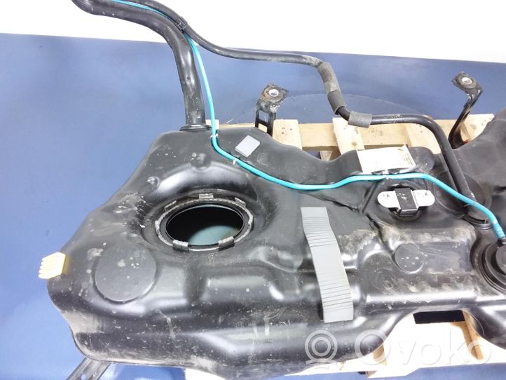 Mercedes-Benz E W212 Réservoir de carburant A2124708601