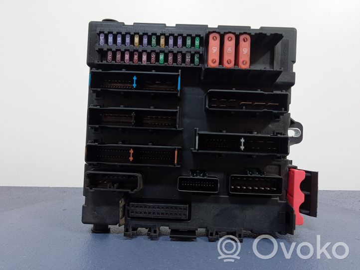 Opel Signum Fuse box set 93186630