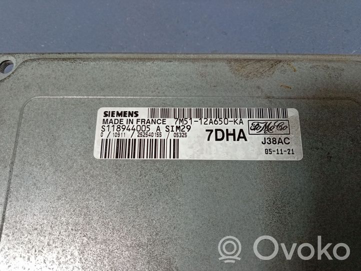 Ford Focus Komputer / Sterownik ECU silnika 7M51-12A650-KA