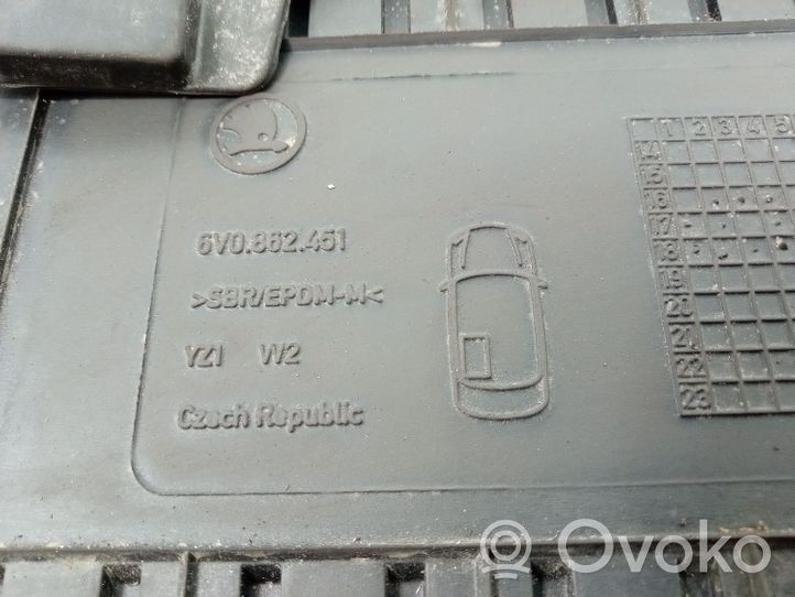 Skoda Fabia Mk3 (NJ) Wykładzina podłogowa przednia 6V0862451