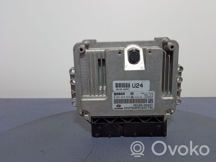 Hyundai i40 Centralina/modulo motore ECU 0281019573